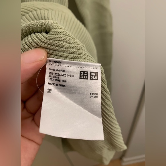 Uniqlo U knit top size L - Picture 2 of 8